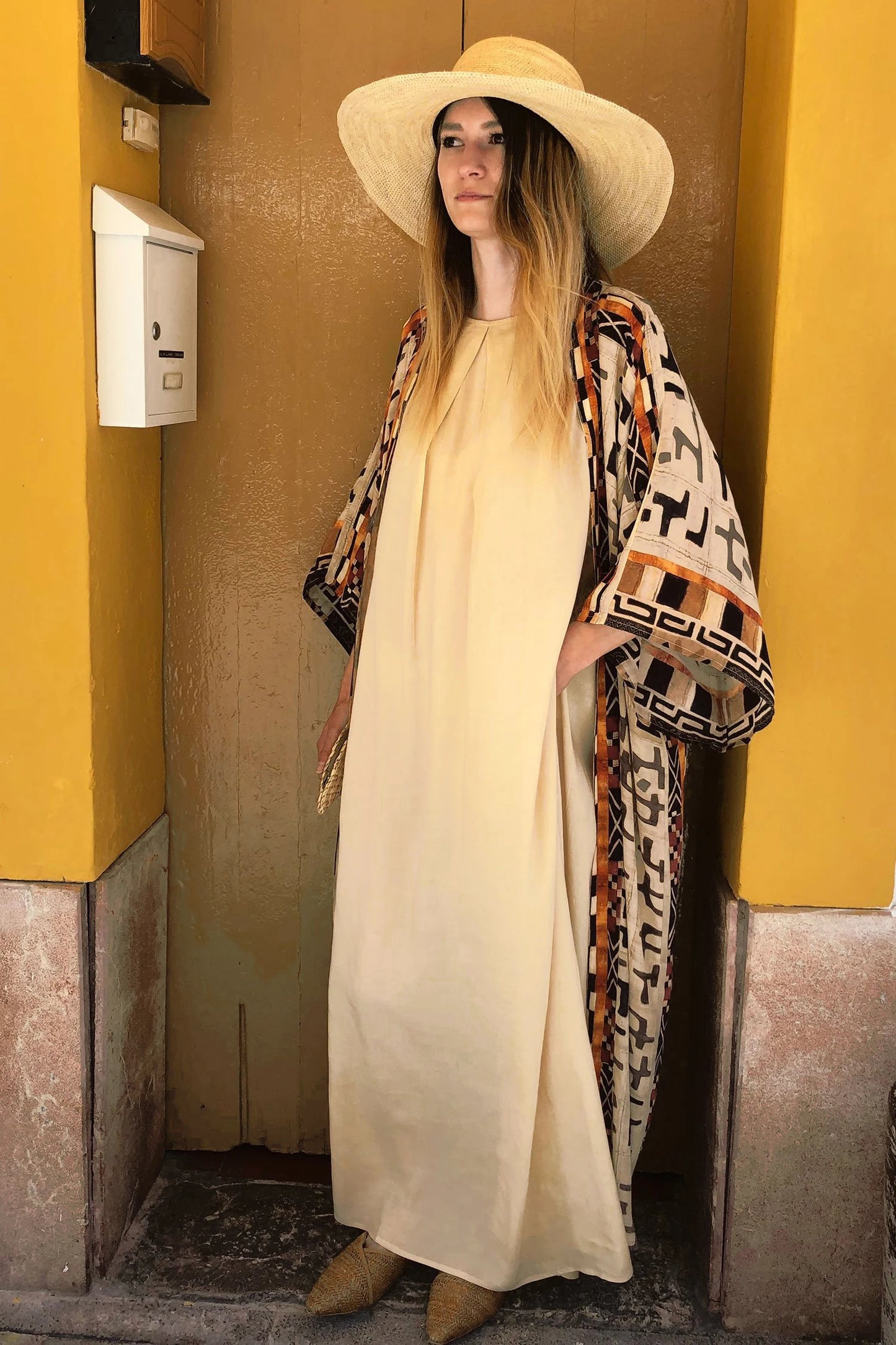Embroidery Kaftan Beach Tunic Beach Cover up Saida de Praia Swimsuit Women Bikini cover up Pareo Sarong Beachwear Q882
