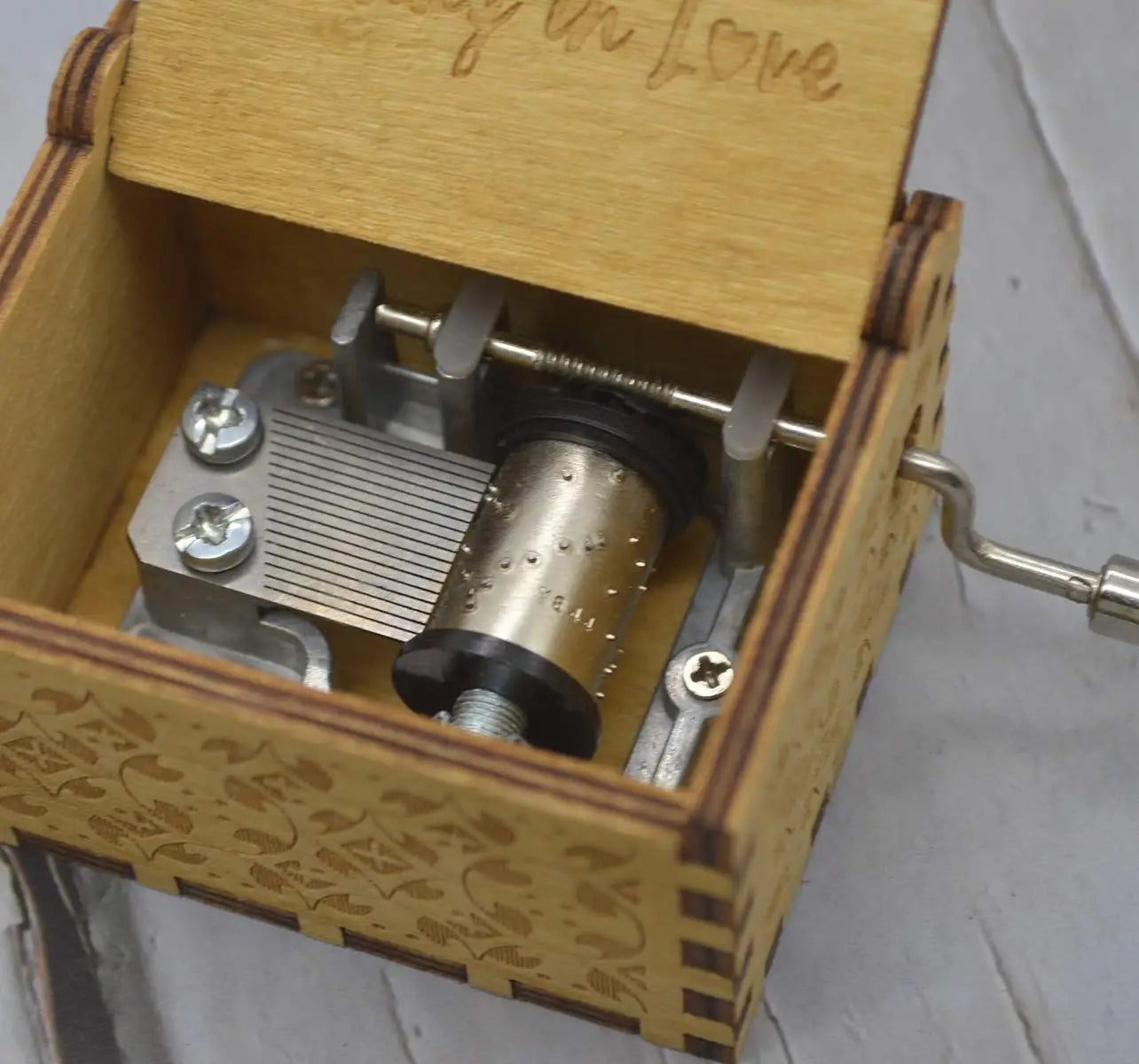 Wooden Hand-Cranked Music Box Vintage Engraving Music Box Can't Help Falling in Love Valentines Day Gift Birthday Presents
