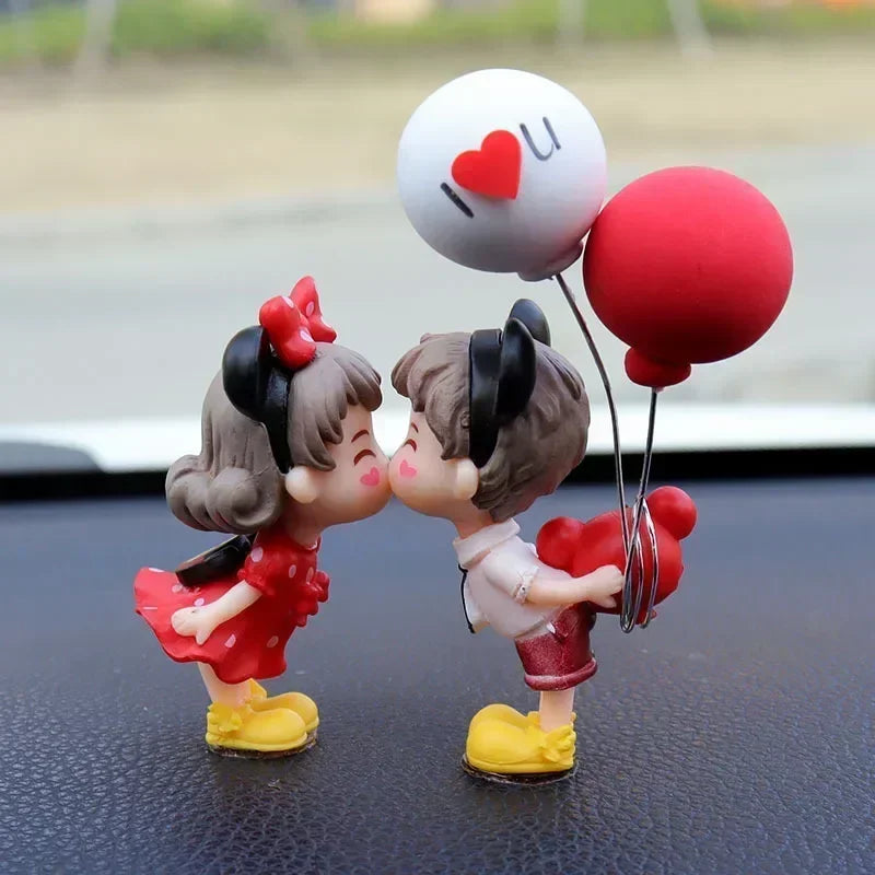 Valentine's Day Gift Cartoon Resin Couples Figurine Cute Lovers Balloon Ornament for Car Dashboard Office Desktop Home Decor