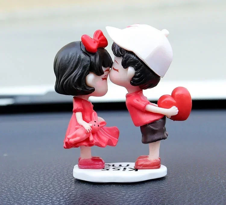 Valentine's Day Gift Cartoon Resin Couples Figurine Cute Lovers Balloon Ornament for Car Dashboard Office Desktop Home Decor