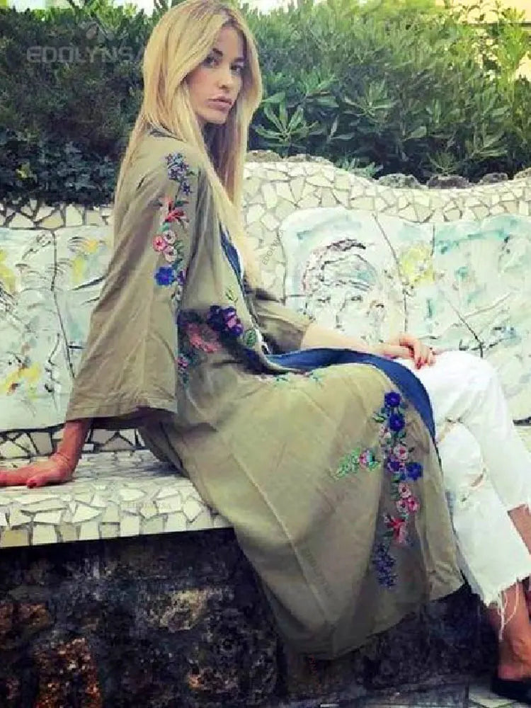 Embroidery Kaftan Beach Tunic Beach Cover up Saida de Praia Swimsuit Women Bikini cover up Pareo Sarong Beachwear Q882