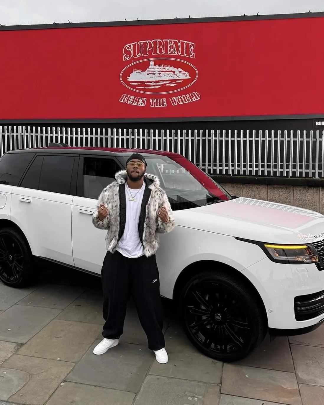 Mauroicardi Winter Cool Handsome Colorful Thick Warm Hairy Faux Fur Coat Men with Hood Luxury Designer Clothes Fluffy Jacket