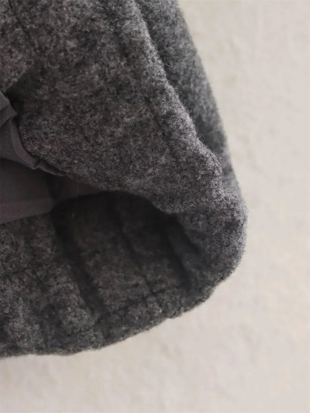 Ladies Fashion Autumn Winter Jacket Women Retro Round Neck Long Sleeve Elastic Hem Zipper Soft Bomber Jacket Women Coat Female