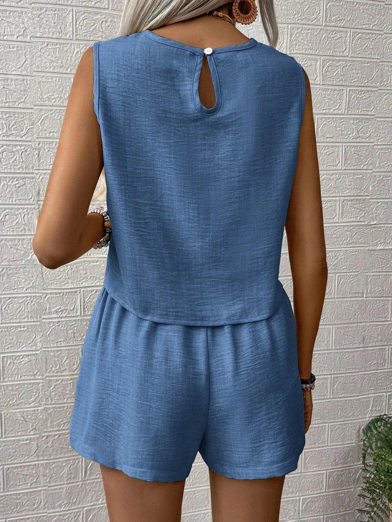 2025 Women's Solid Color Simple Fashion Casual Sleeveless Top and Shorts Set